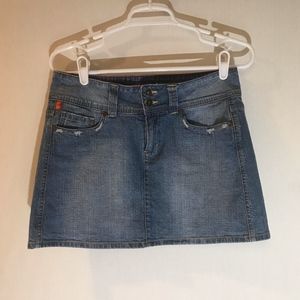 Distressed mini jean skirt 9/10